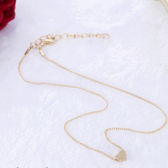🔥2 for 1🔥 Dainty Gold Heart Necklace - Picture 2 of 2